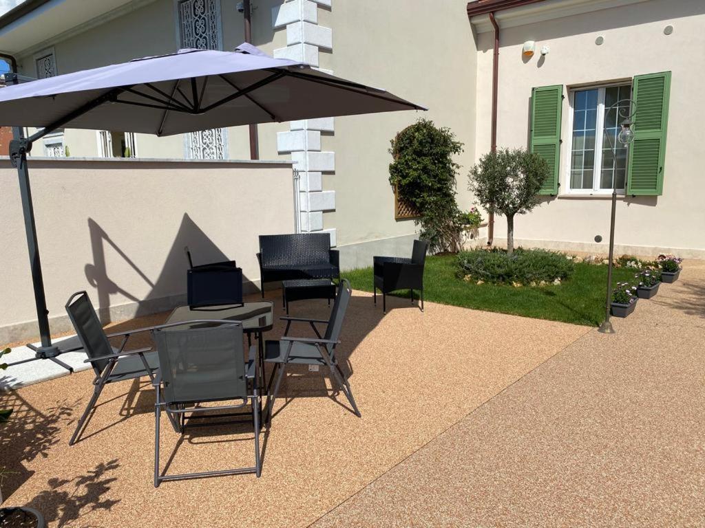 Villino Micol Camere A Due Passi Dal Mare Marina Di Carrara Dış mekan fotoğraf